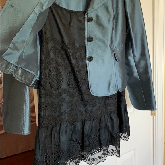 Woman’s 2 piece suit - Picture 5 of 6